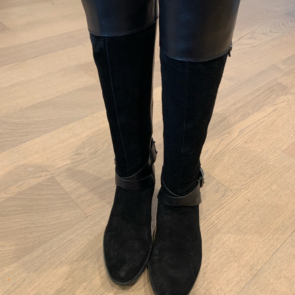Black Over the Knee Lauren/Ralph Lauren Boots. Barely worn size 8